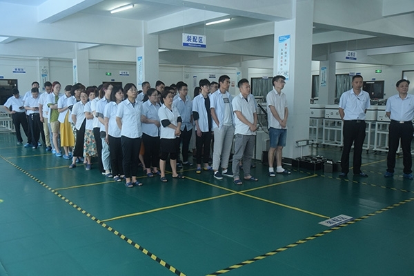 創想全員認真學習 創想全員認真學習